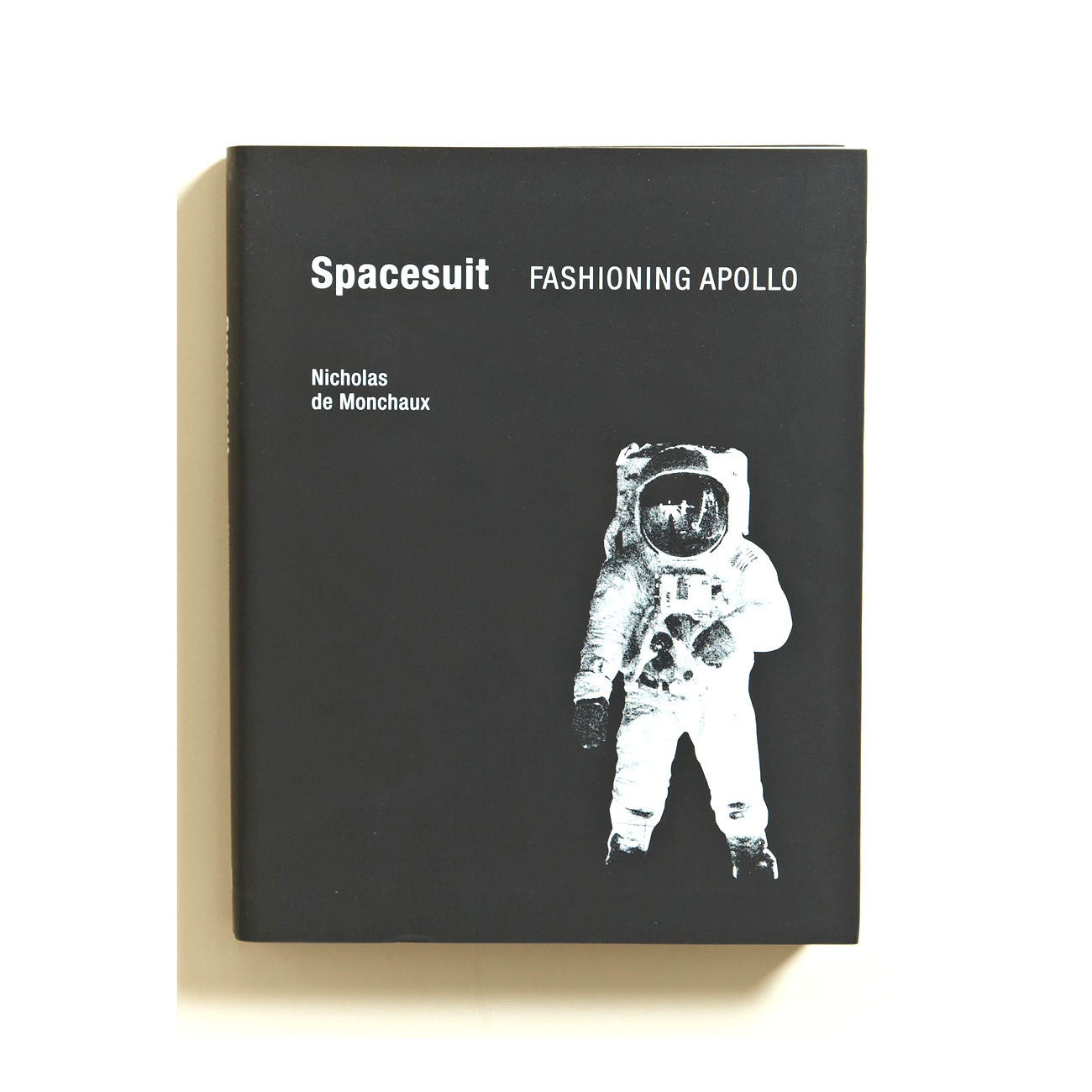 spacesuit-fashioning-apollo